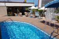 สระว่ายน้ำ Vila Azul Praia Hotel