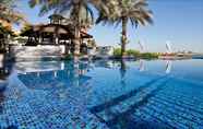 Kolam Renang 6 Mövenpick Hotel Jumeirah Lakes Towers