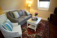 Common Space Guesthouse at Norwalk Inn