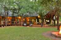 Exterior Black Rhino Game Lodge