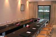 Functional Hall Corail Suites Hotel