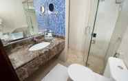 In-room Bathroom 2 Mercure Jeddah Al Hamra