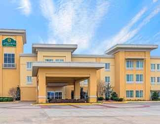 Bangunan 2 La Quinta Inn & Suites by Wyndham Muskogee