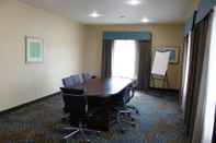 Functional Hall Holiday Inn Express Yorkton East, an IHG Hotel