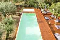 Swimming Pool Cooking and Nature Emotional Hotel