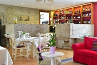 Bar, Cafe and Lounge Solar Egas Moniz Charming House & Local Experiences