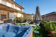 Swimming Pool Hotel Bernardino