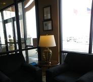 Lobby 5 Ramada by Wyndham Williston Airport XWA