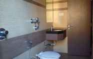 Toilet Kamar 3 Pals Hotel