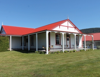 Exterior 2 Murrell's Grand View House