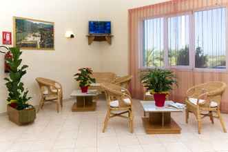 Lobi 4 Lu'Hotel Porto Pino