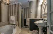 Toilet Kamar 4 George House Heritage B&B