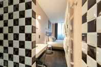 In-room Bathroom 1er Etage Marais