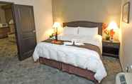Kamar Tidur 4 Midland Inn & Suites