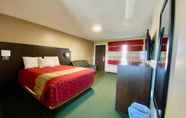 Bedroom 2 Colonial House Motor Inn