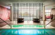 Swimming Pool 2 Fletcher Wellness - Hotel Helmond