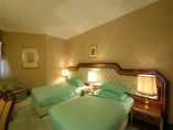 Kamar Tidur 3 Al Shohada Hotel