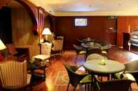 Bar, Cafe and Lounge Al Shohada Hotel