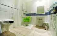 In-room Bathroom 7 Bes Hotel Bergamo West