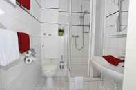 Toilet Kamar Hotel Condor