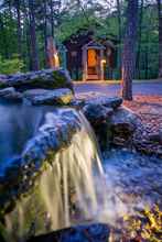 Exterior 4 Eureka Springs Treehouses, Hobbit Caves & Castles