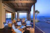 Bar, Cafe and Lounge Anantara Al Sahel Villa Resort