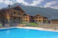 Swimming Pool AlpinLodges Matrei