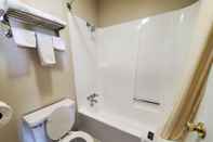 In-room Bathroom Relax Inn Henryetta