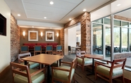 Restoran 4 Hyatt Place Houston / The Woodlands