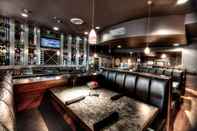 Bar, Cafe and Lounge Podollan Inn & Spa Grande Prairie