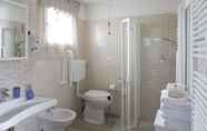 In-room Bathroom 2 All'Antica Mattonata