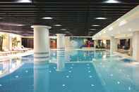 Swimming Pool Lakeshore Hotel