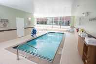Swimming Pool SpringHill Suites by Marriott Bloomington