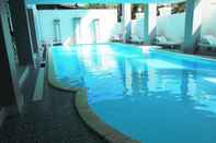 Swimming Pool Sen Han Hotel