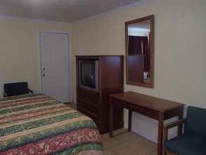 Bedroom 4 Catalina Motel