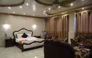 Kamar Tidur 7 Clark Imperial Hotel