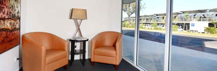 Lobby Oaks Moranbah Suites