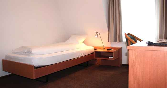 Kamar Tidur TOP Hotel Freihof Unteraegeri