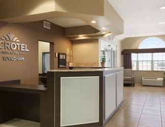 Lobby 2 Microtel Inn & Suites by Wyndham Pleasanton