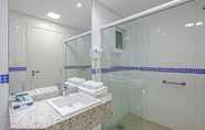 In-room Bathroom 4 SLAVIERO  Ingleses Convention