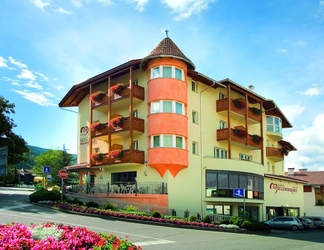 Bangunan 2 Hotel Millanderhof