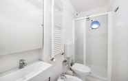 Toilet Kamar 6 Albergo Diffuso Comeglians