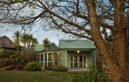 Exterior 3 Whakaipo Lodge