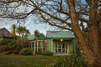 Exterior 4 Whakaipo Lodge