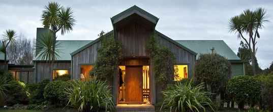 Exterior 4 Whakaipo Lodge