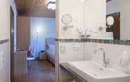 In-room Bathroom 5 Wellnesshotel Sonnenhof & Sonnhalde