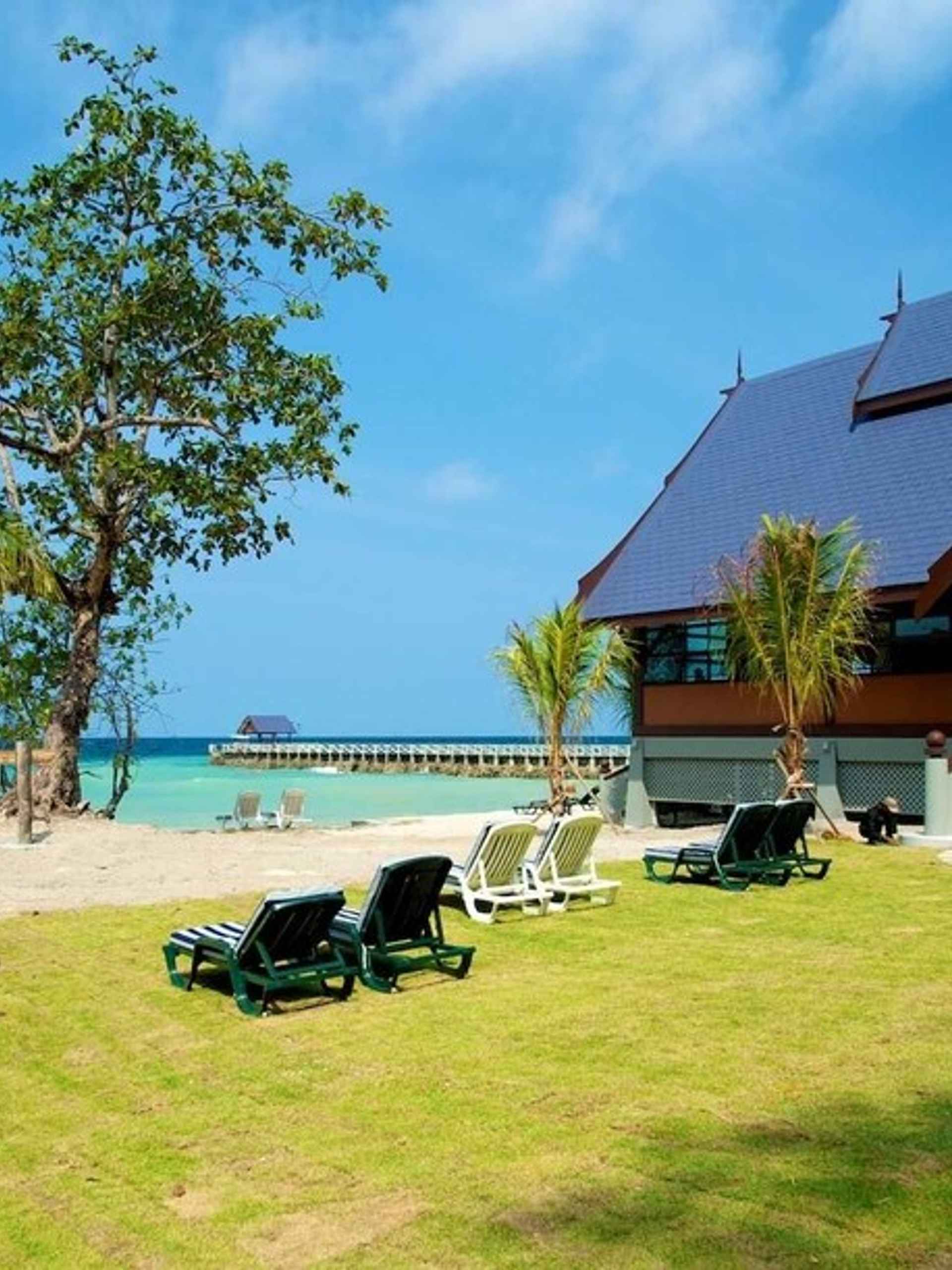 Swimming Pool Tunamaya Beach & Spa Resort Tioman Island