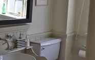 Toilet Kamar 4 Rectory Farm Annexe