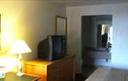 Bedroom 5 Rodeway Inn Phoenix North I-17