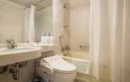 Toilet Kamar 6 Busan Tourist Hotel